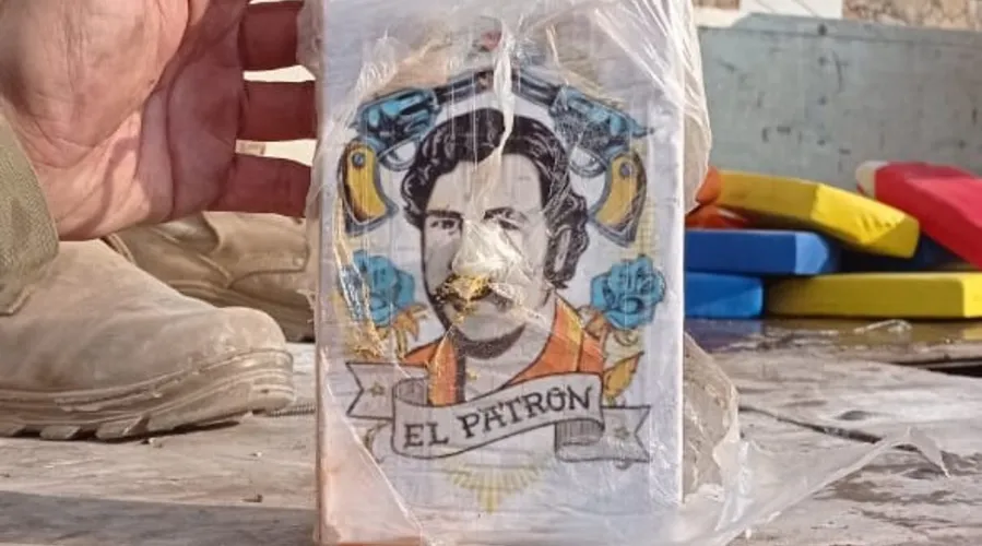 Embalagem fazia referência ao magnata do crime dos anos 90, Pablo Escobar