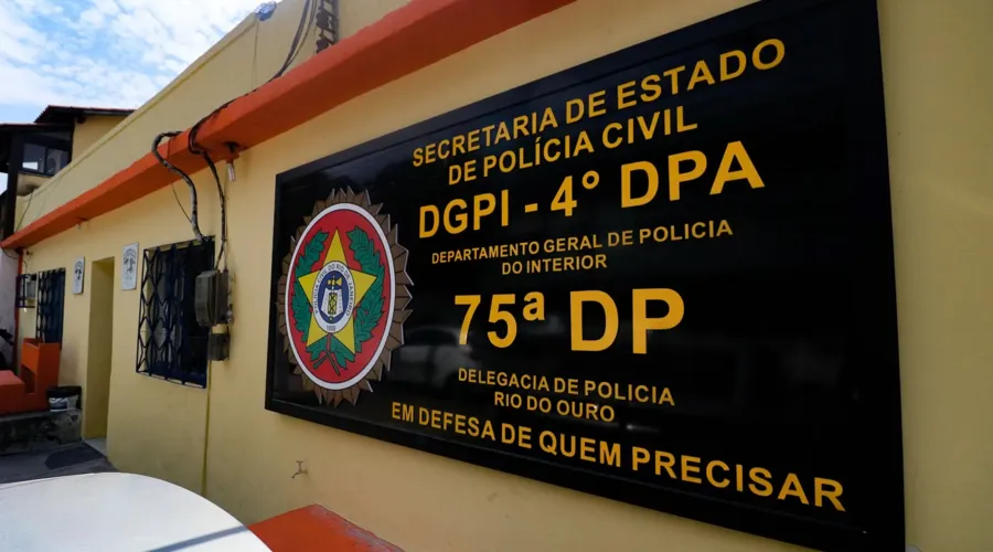O caso foi registrado na 75ª Delegacia Policial, no Rio do Ouro, em São Gonçalo