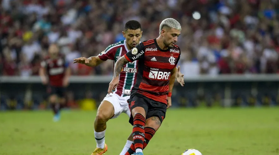 Imagem ilustrativa da imagem Flamengo e Fluminense disputam para continuar na briga pelo título