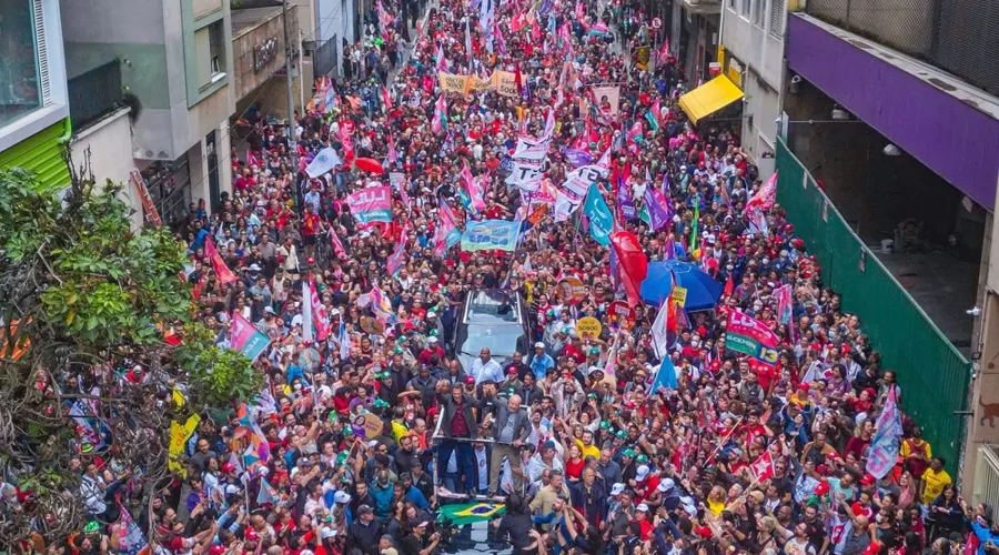 Apoiadores estiveram com o ex-presidente na Avenida Paulista