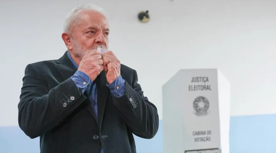 Luiz Inácio Lula da Silva, de 76 anos, nasceu em Garanhuns (PE) e iniciou sua trajetória política como sindicalista em 1966