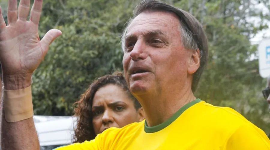 Jair Messias Bolsonaro, de 67 anos, é militar reformado, chegando a capitão do Exército
