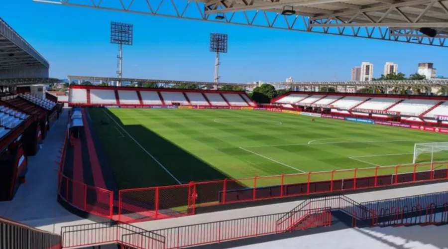 Estádio Antônio Accioly recebe duelo entre Atlético-GO e Fluminense
