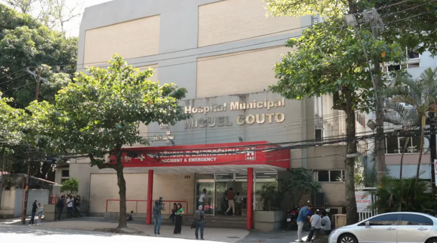 Jovem segue internada no Hospital Municipal Miguel Couto