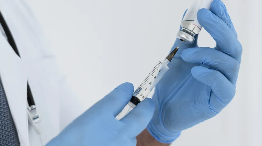As vacinas vão estar disponíveis até 2030, diz BioNTech