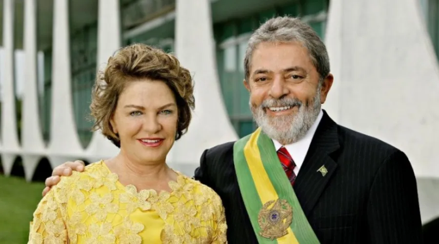 Marisa ao lado de Lula no Palácio do Planalto