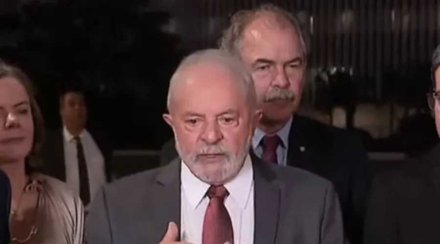 Imagem ilustrativa da imagem Lula fala em autonomia dos poderes e desconversa sobre ministérios