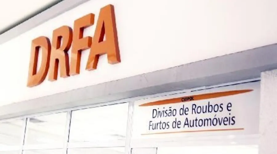 Caso foi registrado na Delegacia de Roubos e Furtos de Automóveis (DRFA)