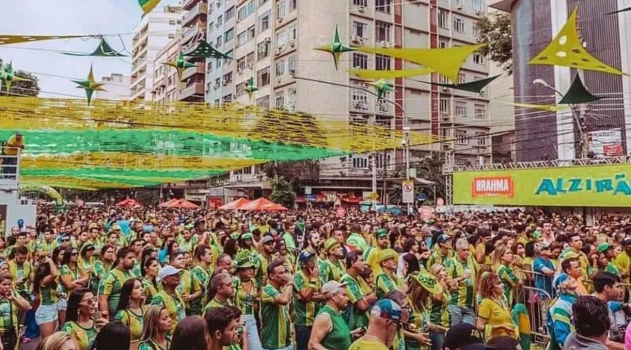 Torcedores brasileiros enchem o evento