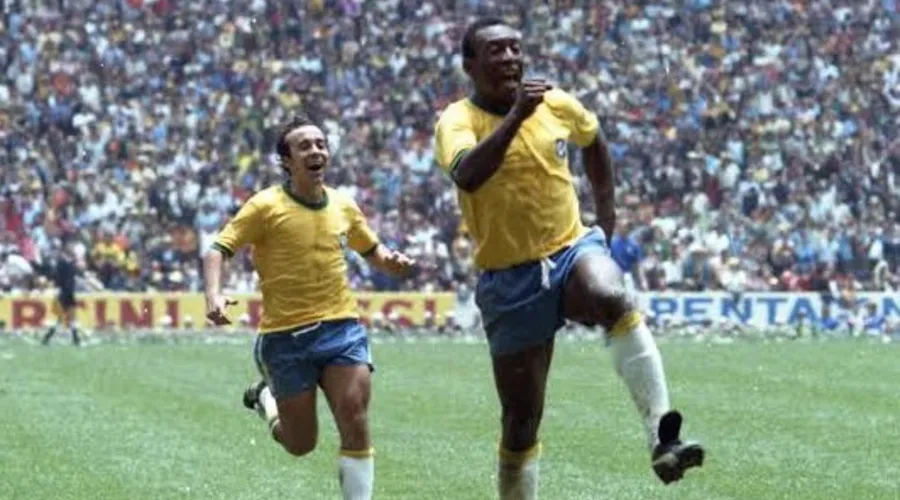 Pelé marcou o 100º gol brasileiro, em 1970