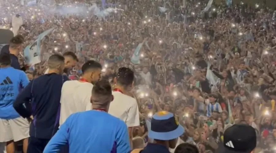 Argentinos encheram as ruas para recepcionar a seleção tricampeã