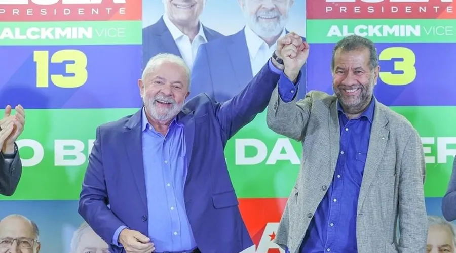 Lula e Carlos Lupi durante campanha eleitoral este ano