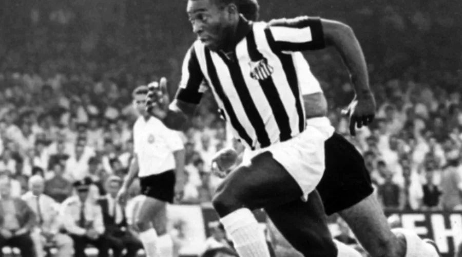 O talento de Pelé explodiu no Santos