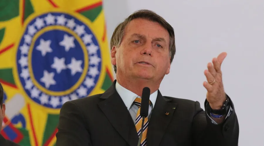 As especulações sobre Jair Bolsonaro ter ou não se vacinado repercutem porque ele colocou o seu documento de vacinação sob sigilo