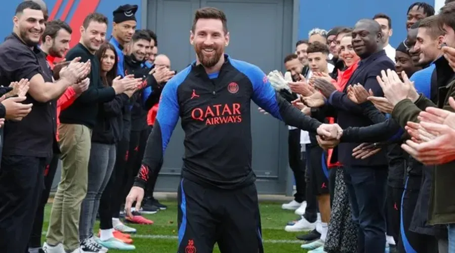 Equipe fez um corredor para receber Messi