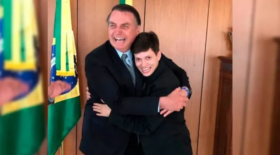 Karol Eller declara apoio ao ex-presidente Jair Bolsonaro
