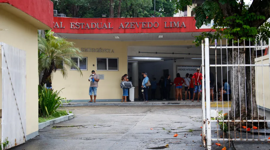 mãe da criança, a jovem de 18 anos, foi encontrada próximo e foi socorrida pelo SAMU para o hospital estadual Azevedo Lima (HEAL)
