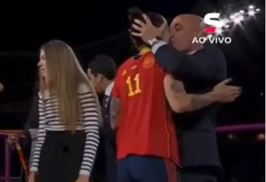 Dirigente espanhol não poderá participar de atividades relacionadas ao futebol