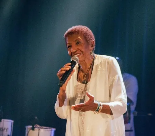 Cantora Leci Brandão, de 79 anos
