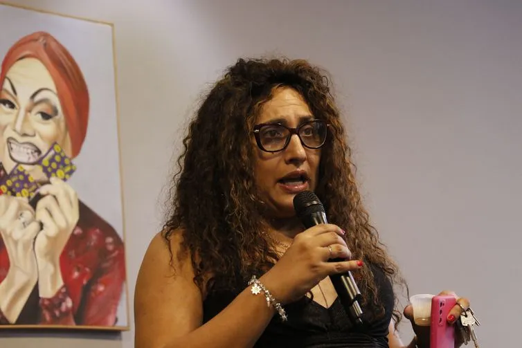 Coordenadora do Centro de Acolhimento e Combate à Violência Contra a População LGBTIAQPN+, Maria Eduarda Aguiar