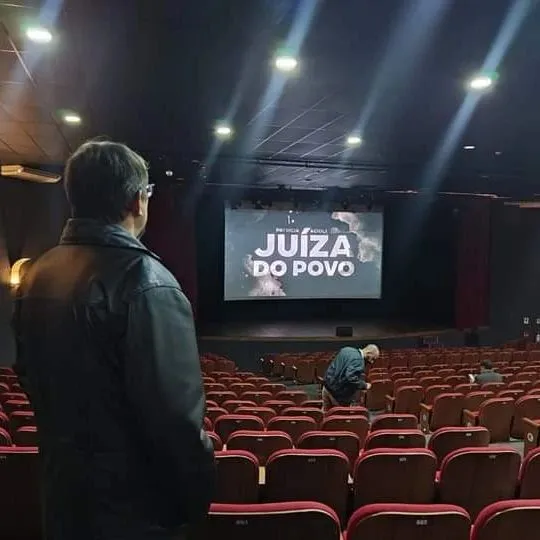 Humberto durante estreia do filme sobre a juíza em Niterói: memória