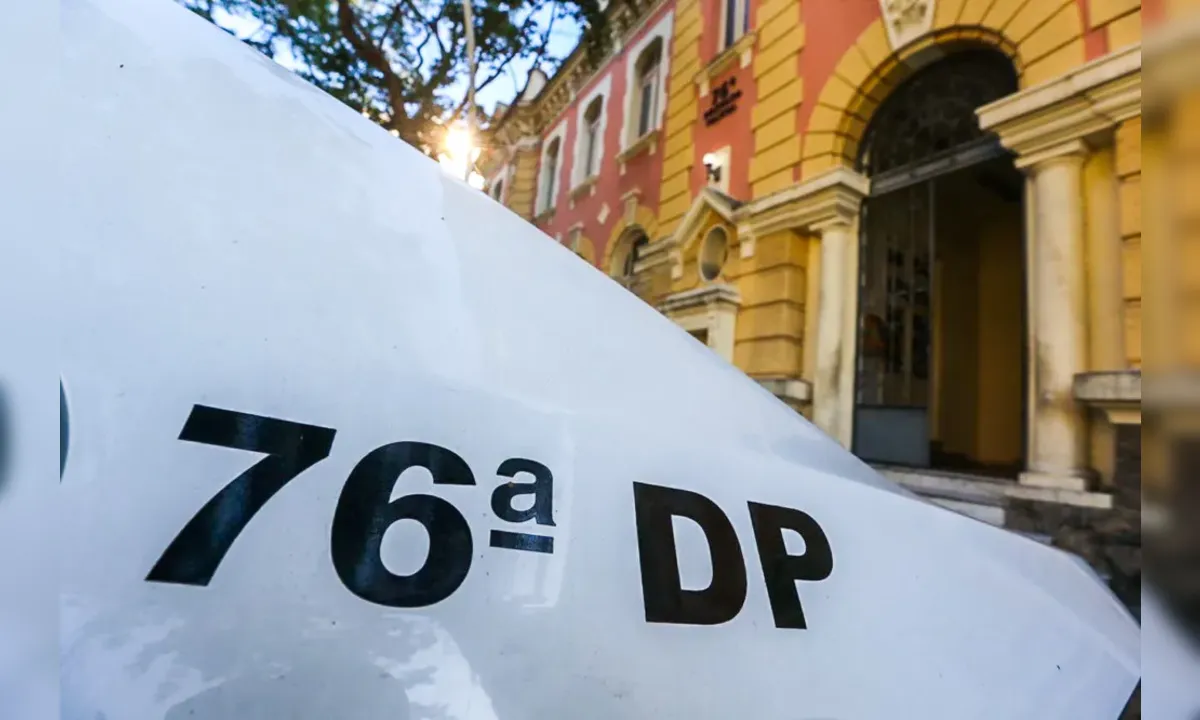 Dupla foi presa por policiais da 76ª DP, na terça-feira (20)