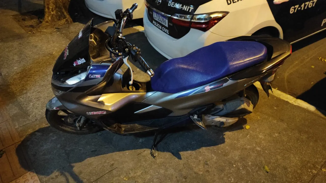 A moto utilizada pelos suspeitos era roubada