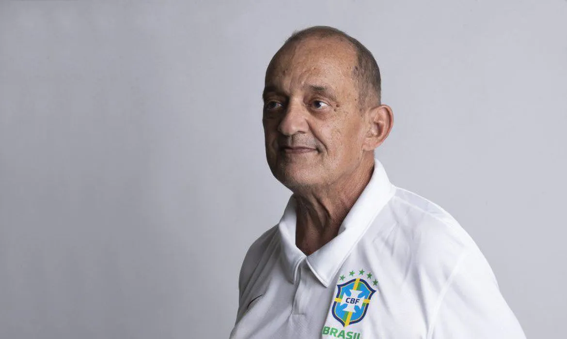 Treinador conquistou 5 Ligas Nacional de Futsal e 6 Libertadores