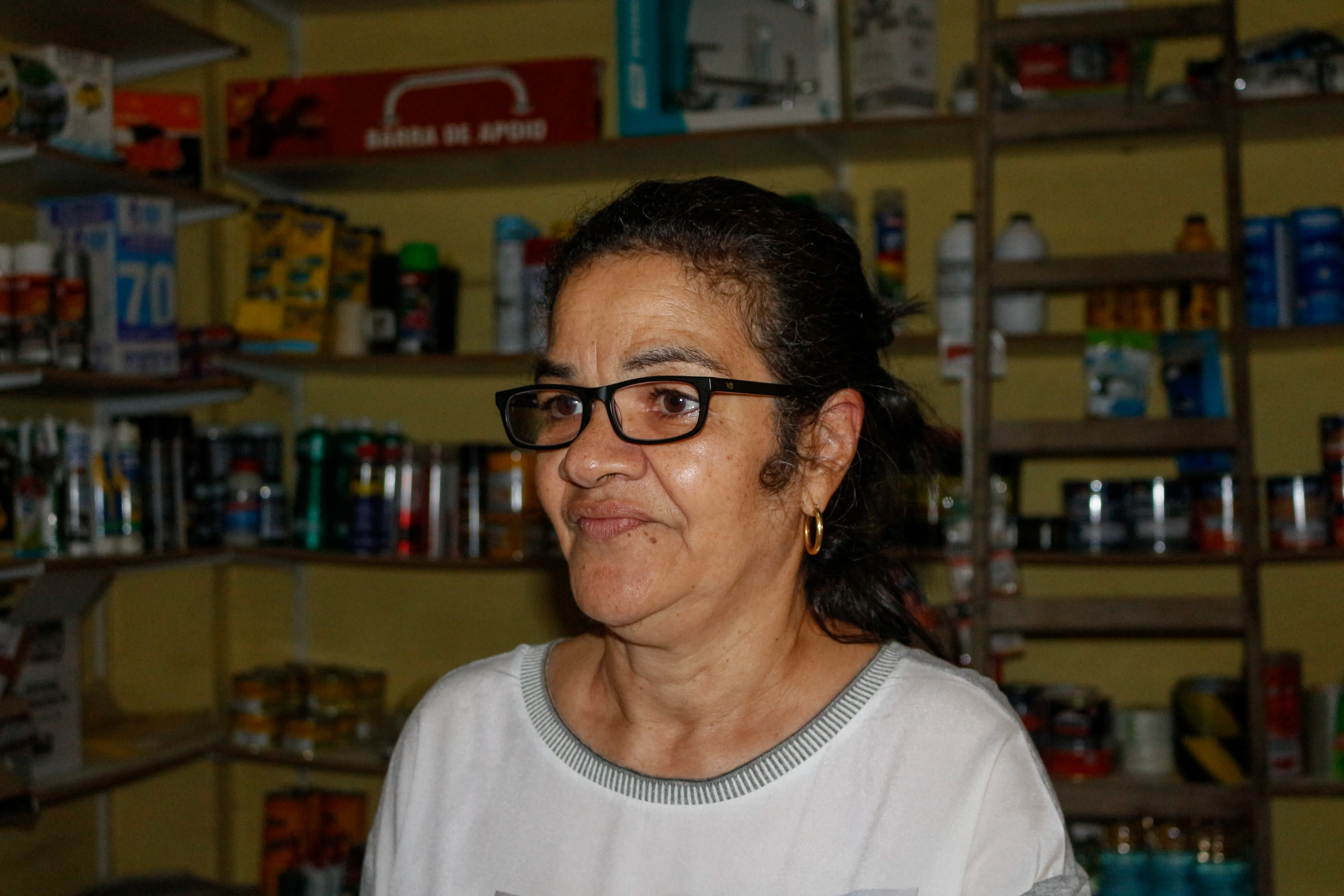 Margareth Domingues é dona de uma loja de matérial de construção