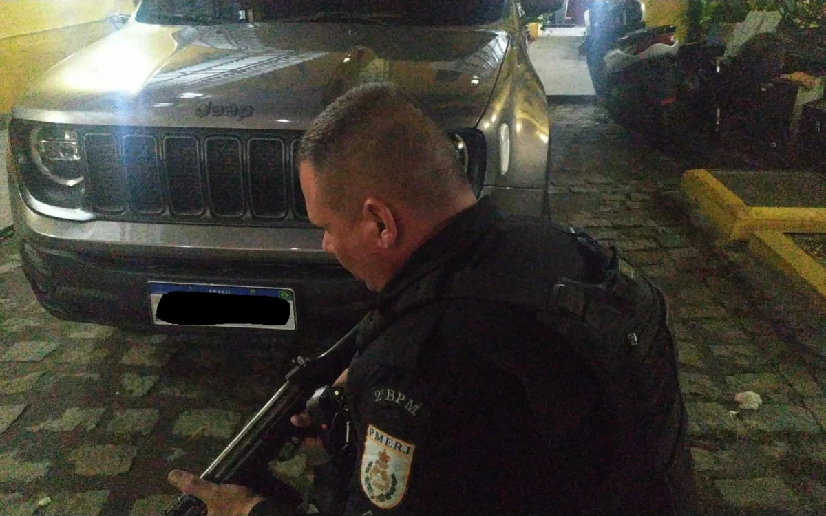 Carro havia sido roubado na região de Vila Isabel