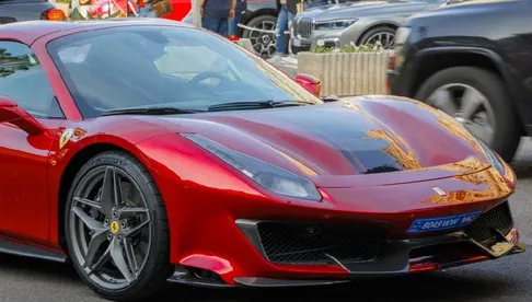 Ferrari, modelo Spider, ano 2022, é avaliada em R$ 1,6 milhão