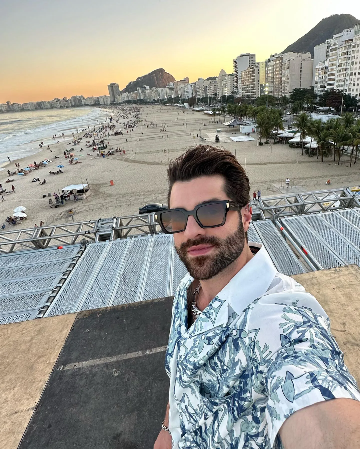 DJ brasileiro promete maior show do mundo no Rio
