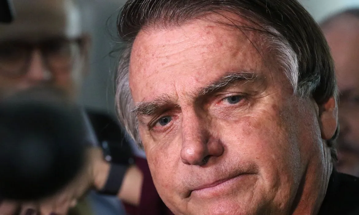 Ex-presidente Jair Bolsonaro foi multado em R$ 20 mil por campanha eleitoral irregular nas eleições do 2022