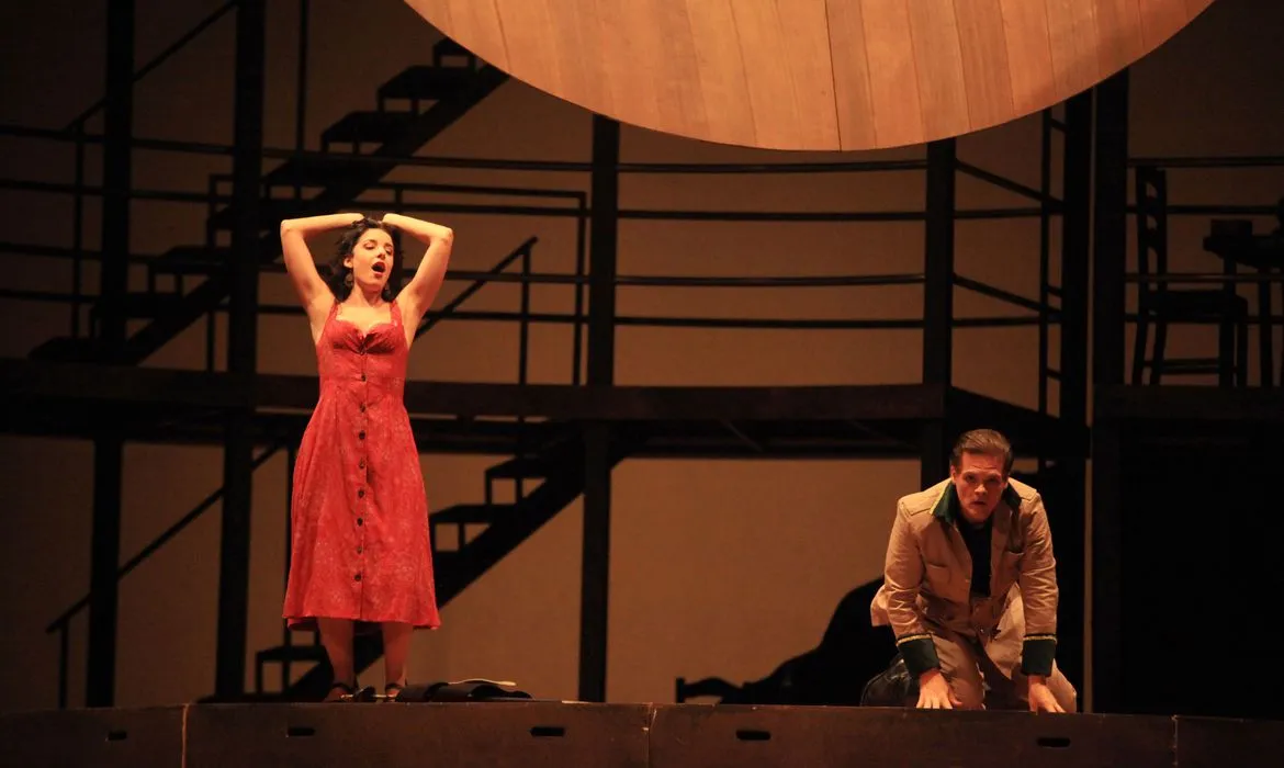 Pré-estreia da ópera Carmen, de Bizet, será na Grande Sala
