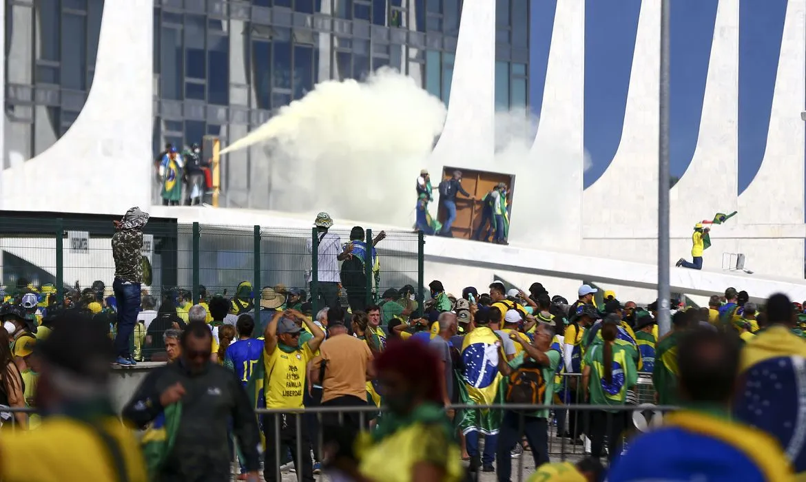 Bolsonaristas invadiram a praça dos Três Poderes no dia 8 de janeiro