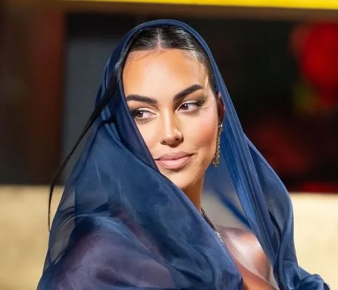 Georgina Rodriguez marcou presença Joy Awards, maior celebração de criadores de entretenimento da Arábia Saudita