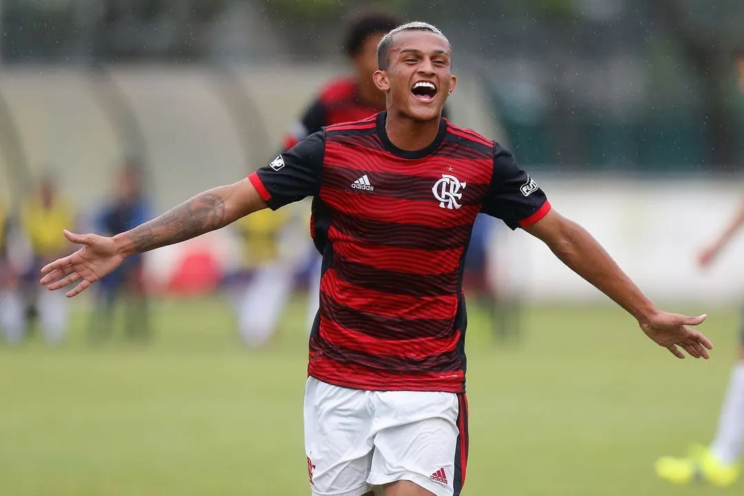 Flamengo recusa empréstimo de Wesley ao Barcelona por R$ 5 milhões