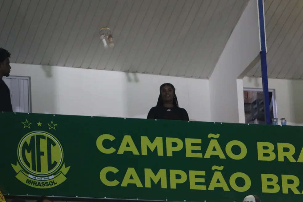 Iza no Maião para ver Mirassol x Palmeiras