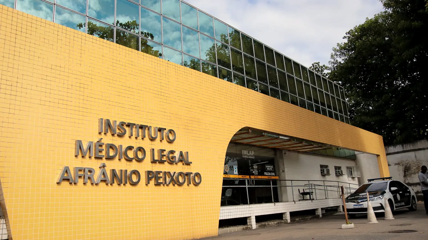 Os corpos foram levados para o Instituto Médico Legal, do Centro do Rio