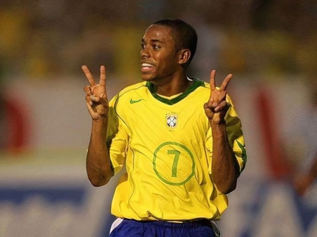 Robinho comemora gol pela Seleção Brasileira