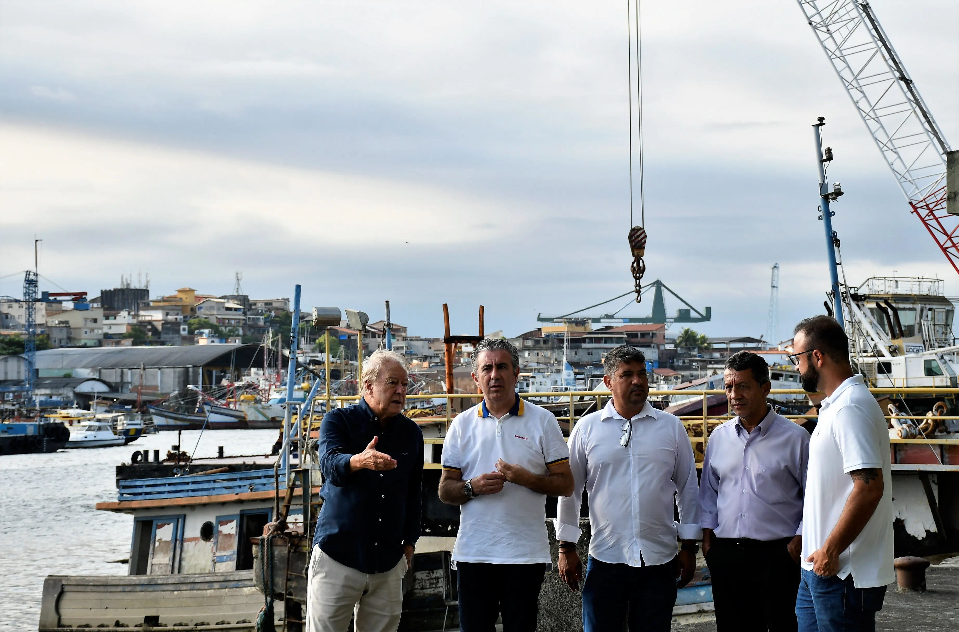 O prefeito de Nazaré (segundo à esquerda) está em visita a Niterói desde o último fim de semana