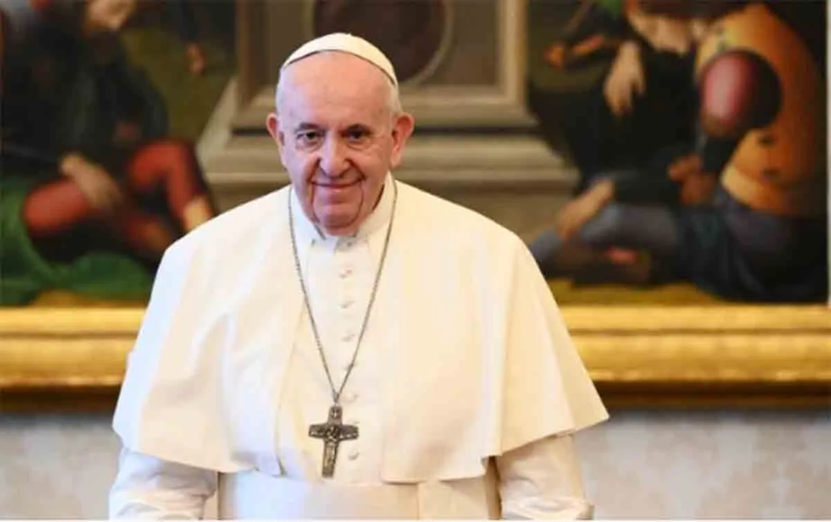 O papa foi internado na quarta-feira (29), após a audiência geral