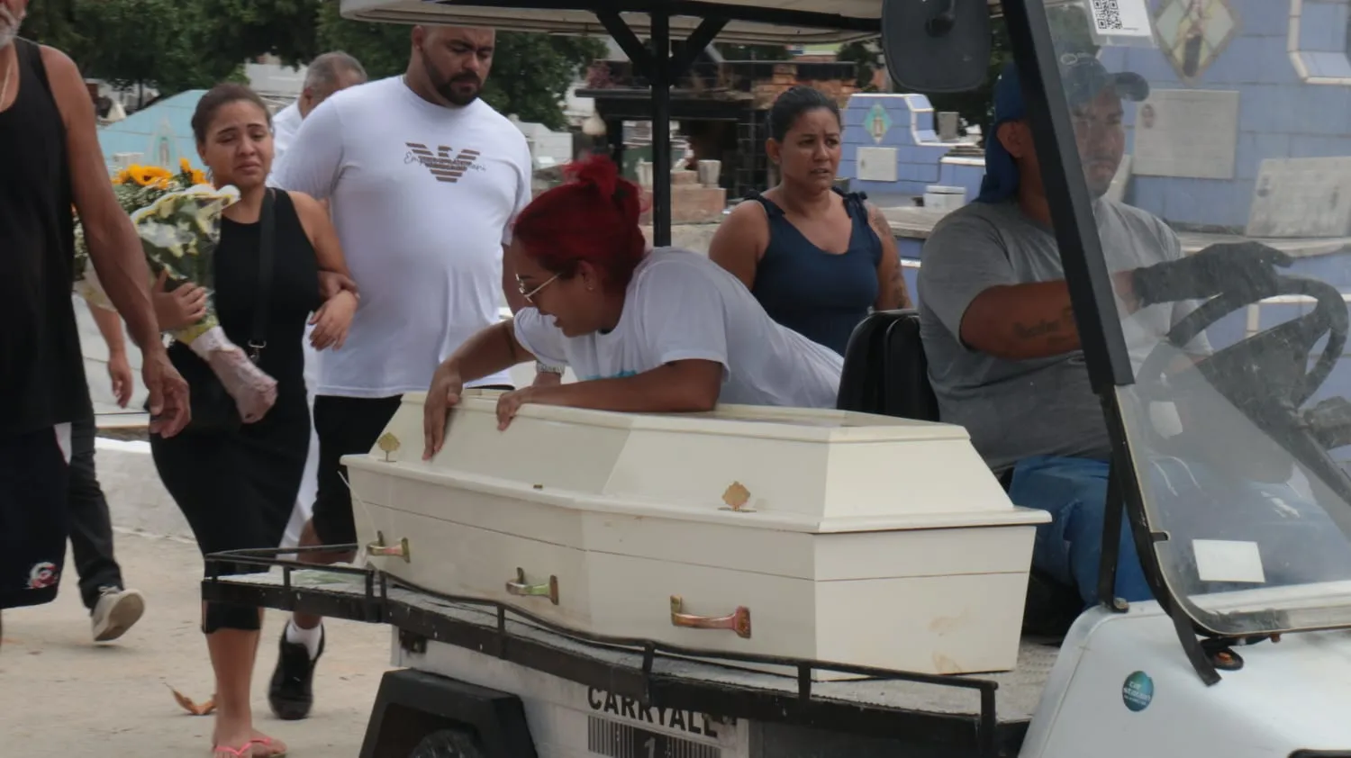 Menina de 9 anos foi enterrada nesta sexta-feira