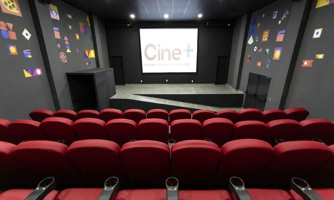Novas salas de cinema do projeto Cine+