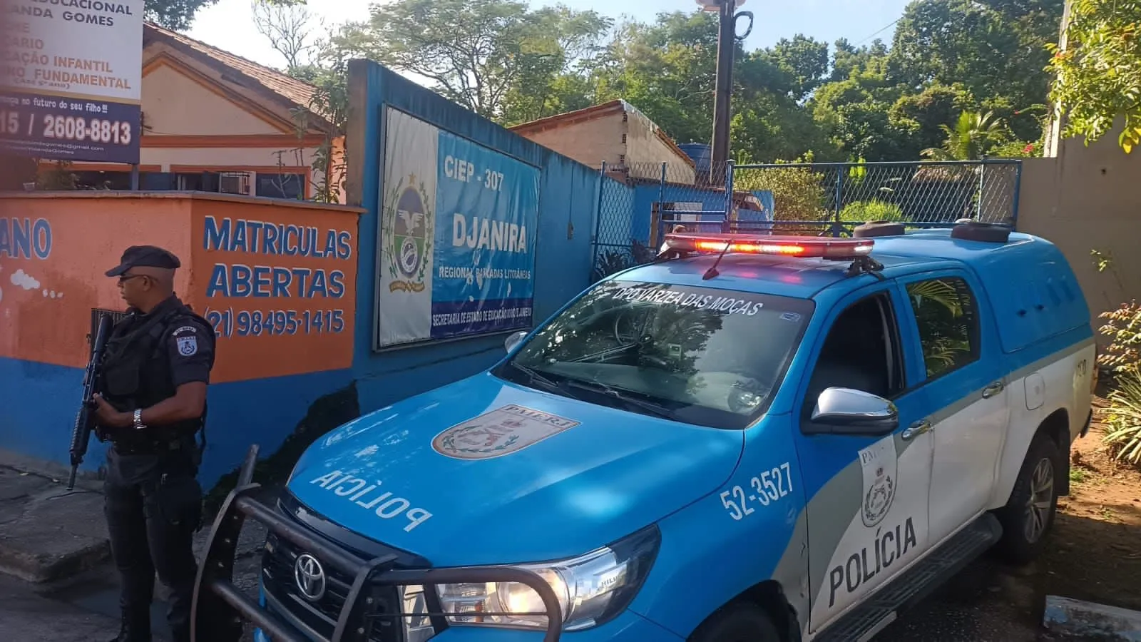 Houve reforço policial também na porta de escolas de Niterói