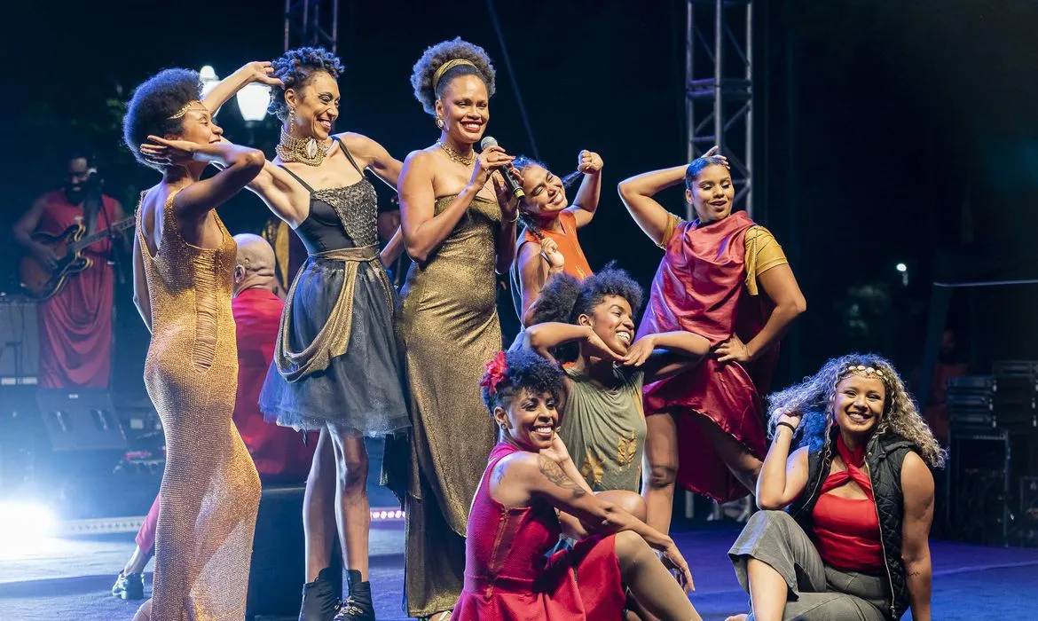 Espetáculo tem músicas autorais e traz uma versão afrocentrada, com narrativa sobre o negro em diáspora no Brasil