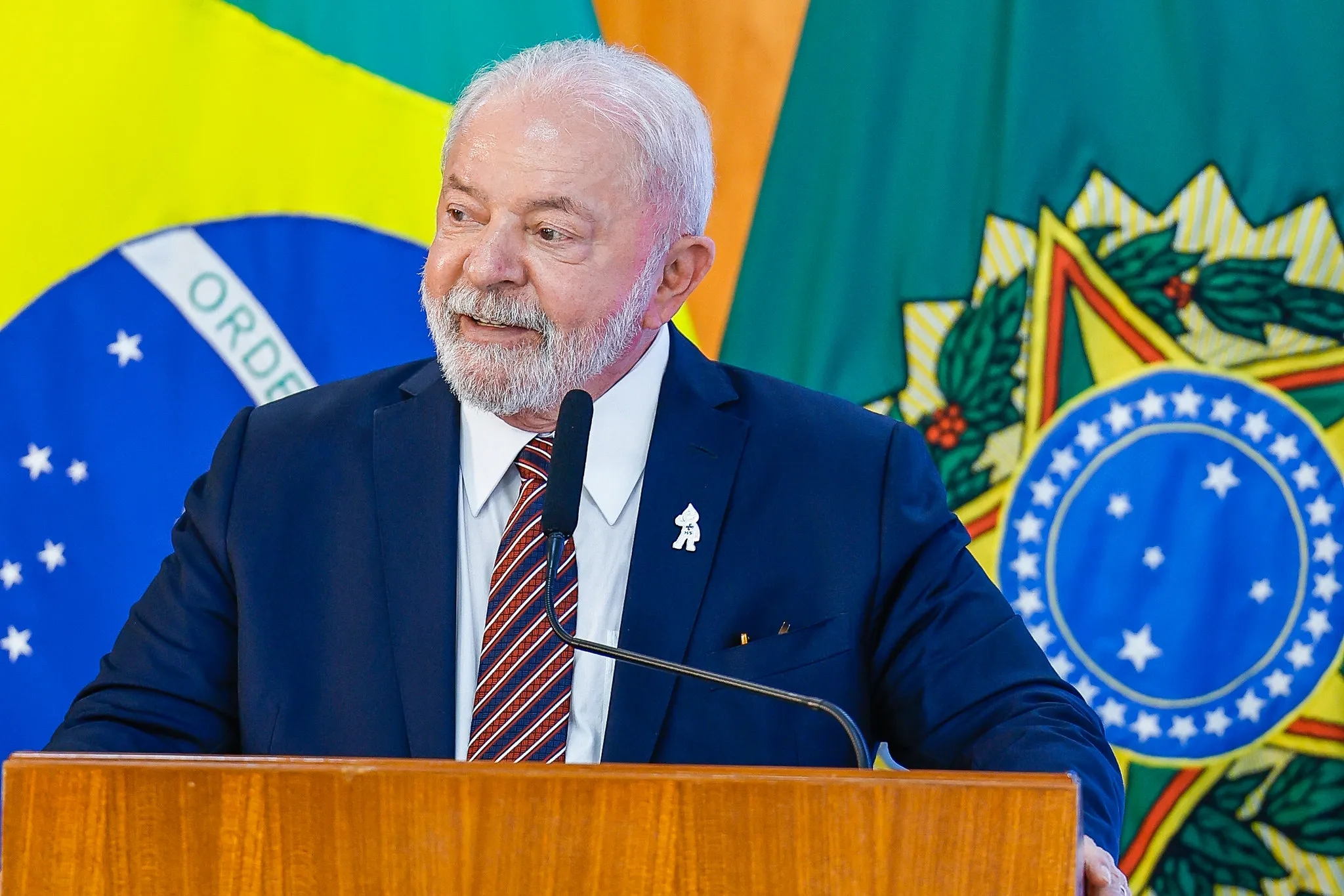 Imagem ilustrativa da imagem 'Escolas não serão prisões', diz Lula sobre violência