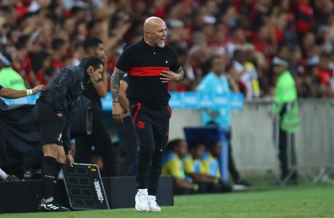 Flamengo volta a campo no domingo (23), às 11h, contra o Internacional