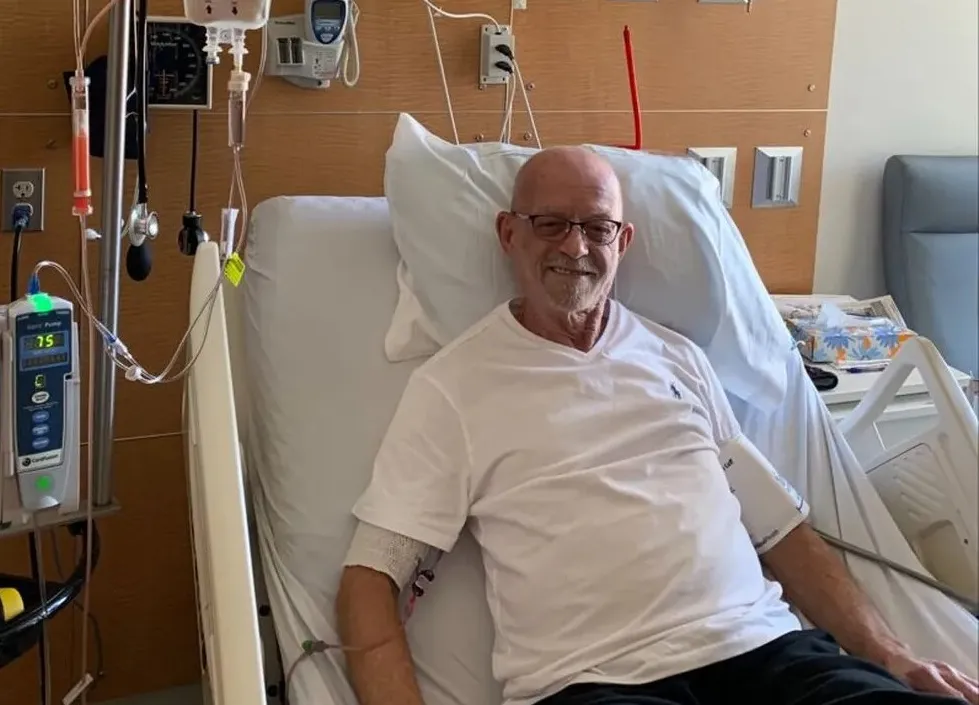 Paul Edmonds durante tratamento em hospital