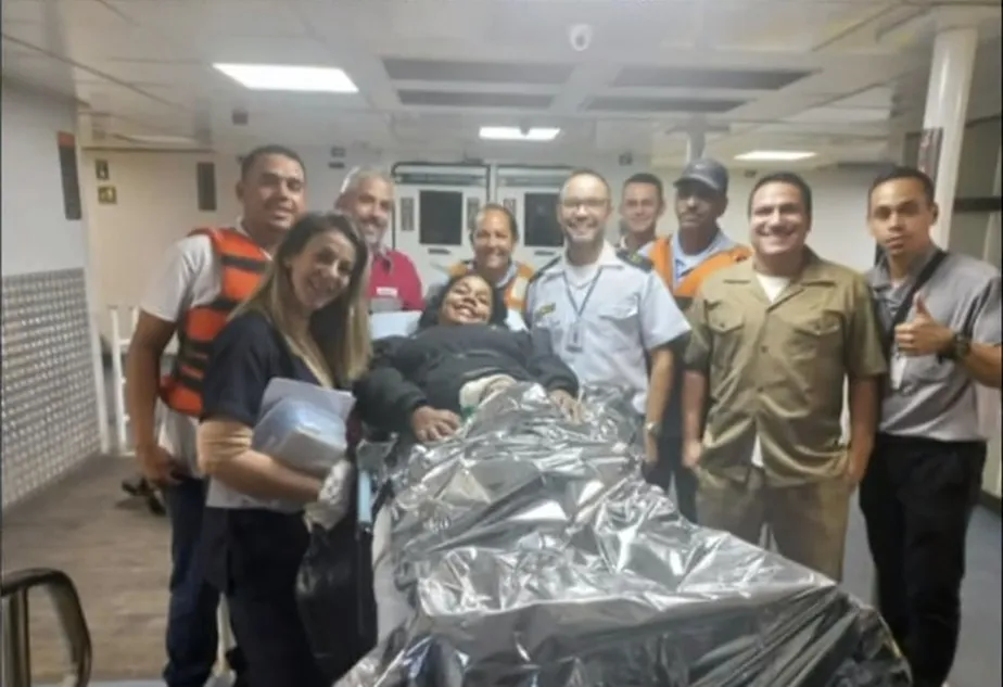 Uma enfermeira e a equipe das Barcas também auxiliaram o médico durante o parto